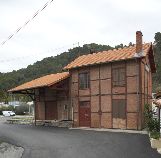 gares des Chemins de fer de Provence