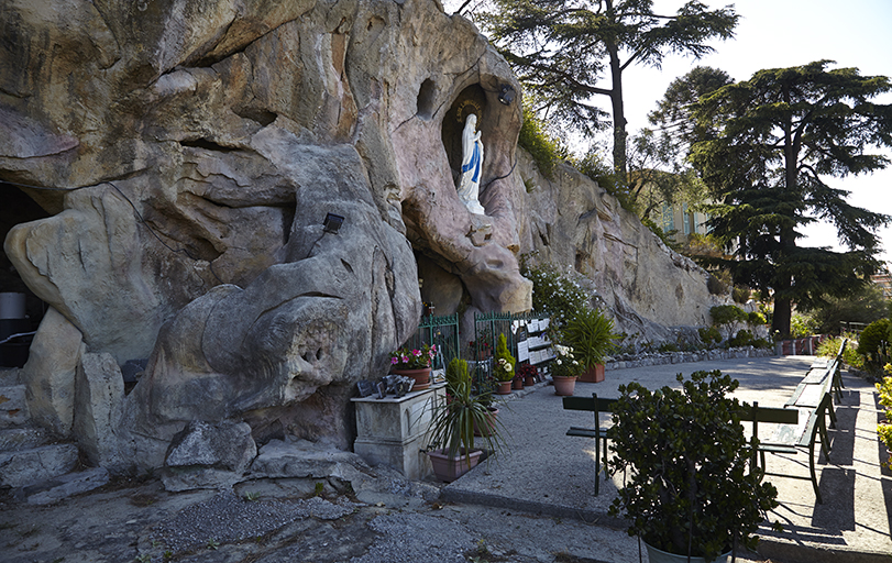 Grotte de Lourdes.