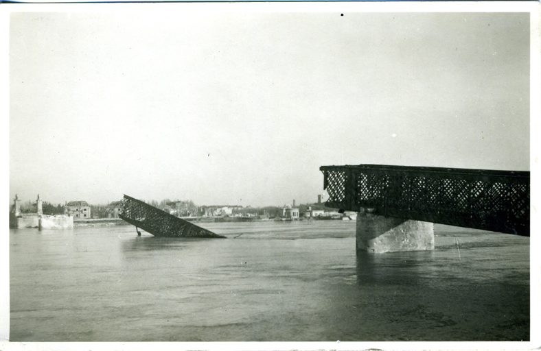 pont ferroviaire de Trinquetaille dit aussi pont de Lunel ou pont aux Lions