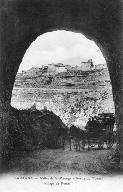Laragne. Vallée de la Méouge. Sortie du tunnel. Village de Pomet. Vers 1900. 