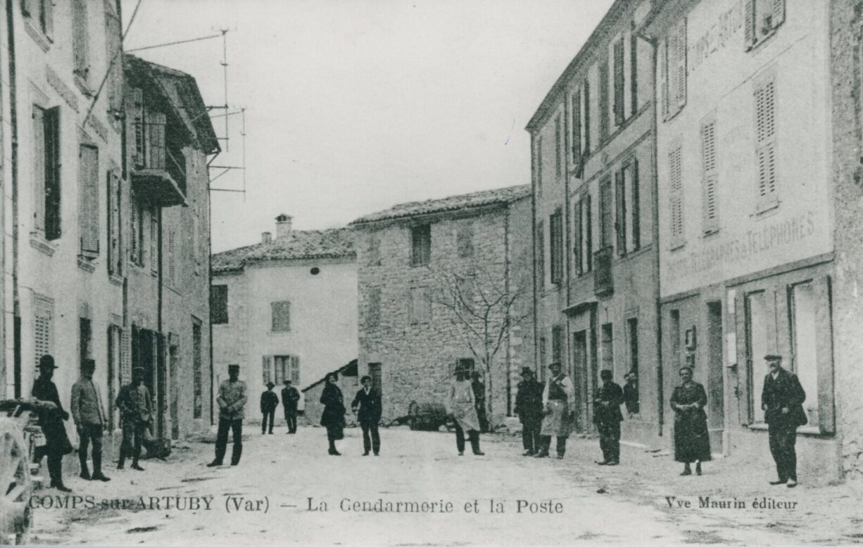 Immeuble, puis bureau de poste, actuellement immeuble