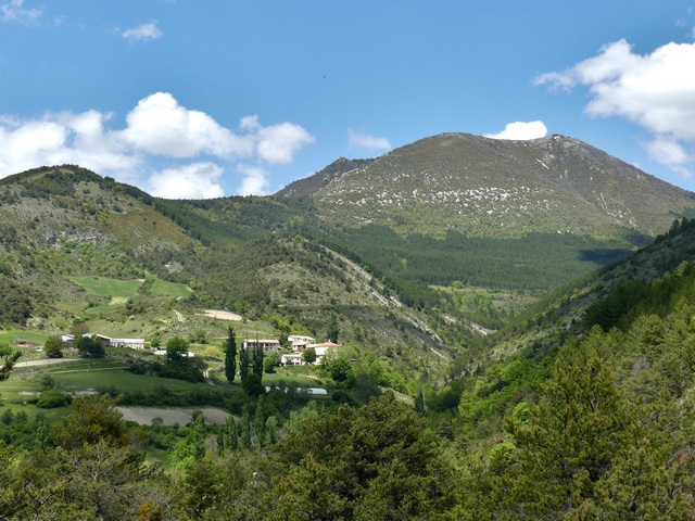 Le Lastic et le vallon de l'Estang, vue de situation prise du sud-est.