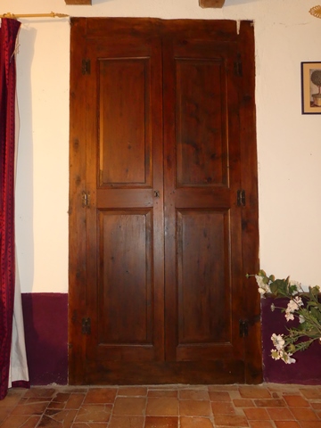 Premier étage, logis. Mur nord, grand placard-niche.