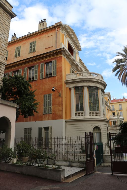 immeuble dit Palais Marie-Christine, un temps partiellement cercle de sociabilité, actuellement immeuble de bureaux