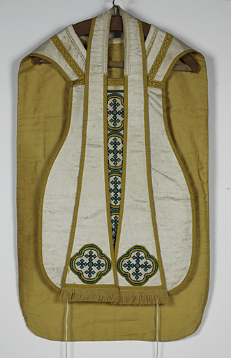 Chasuble, étole, voile de calice, bourse de corporal (ornement blanc n°3)