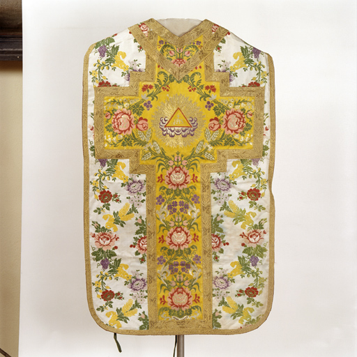 ensemble de vêtements liturgiques (N° 1) : chasuble, étole, manipule, bourse de corporal, voile de calice (ornement blanc)