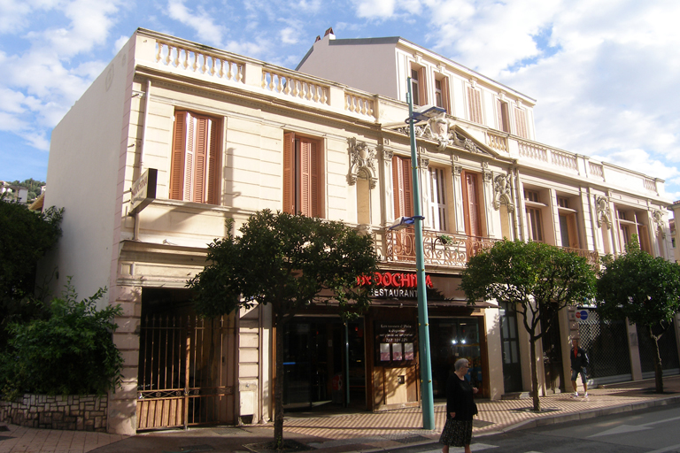 Banque dite Société Générale et édifice commercial, actuellement restaurant et établissement administratif communal