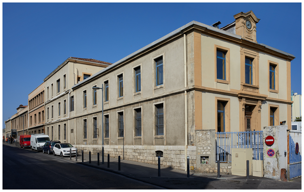 Bâtiment administratif d'entreprise
