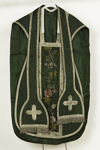 Ornement vert : chasuble, étole, voile de calice