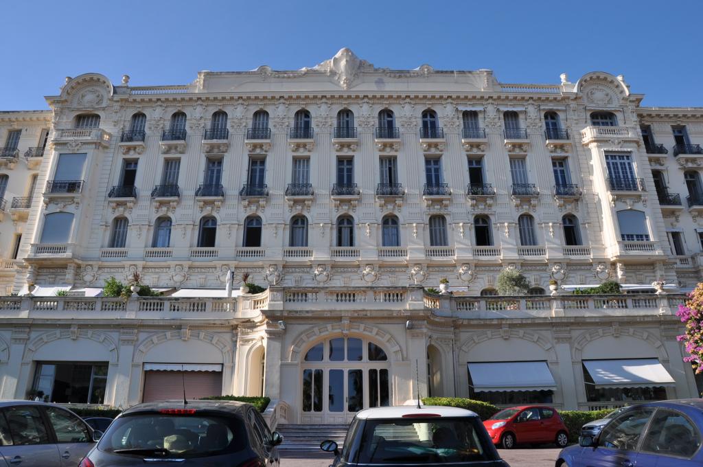 Hôtel de voyageurs dit Hermitage, actuellement immeuble dit Palais l'Hermitage