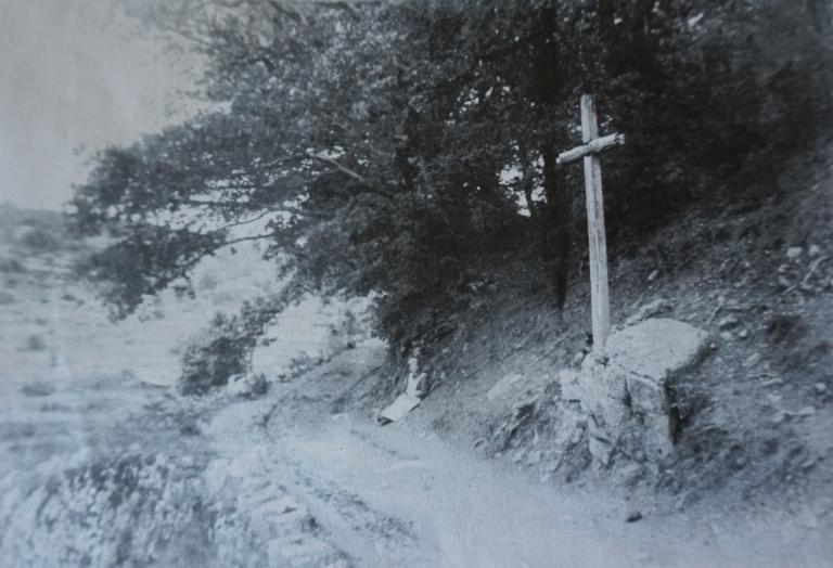 Croix de chemin : croix de mission dite croix de Pioule