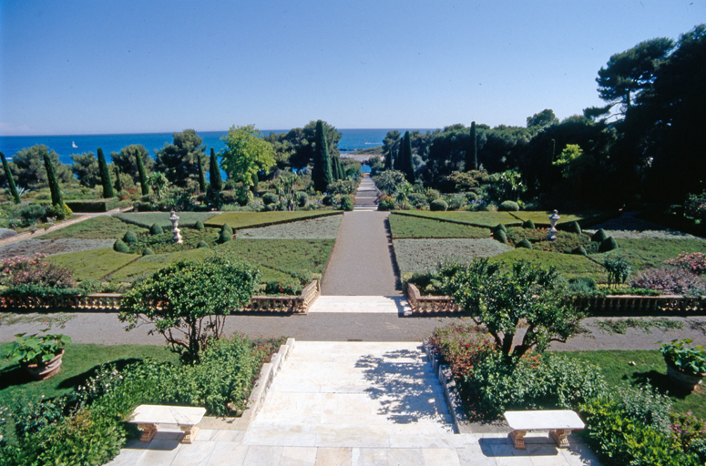 jardin d'agrément du parc du Château de la Garoupe