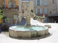 Fontaine dite grande fontaine