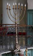 Ensemble de deux chandeliers de synagogue dits menorot