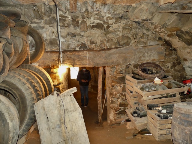 Bâtiment du logis. Etage de soubassement, cellier ouest. Vue de volume prise de l'ouest.