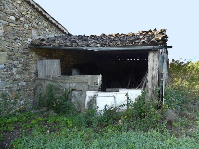 Dépendance ouest. Vue d'ensemble prise de l'est.