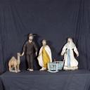 crèche de Noël : ensemble de 10 santons (figures vêtues), d'une statue et d'un berceau