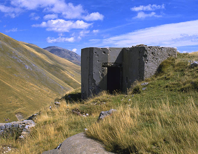 blockhaus dit ouvrage d'avant-poste du Col de Raus, ligne fortifiée des ouvrages d'avant-poste, secteur fortifié des Alpes-Maritimes