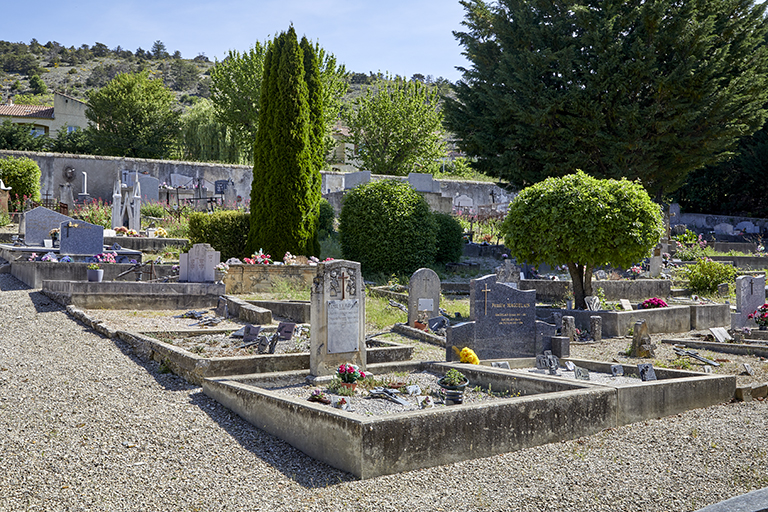 Vue de la partie ancienne du cimetière depuis l'angle sud-ouest.