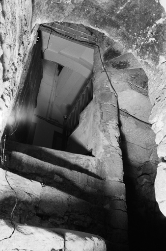 Cage d'escalier. Première révolution (cave).