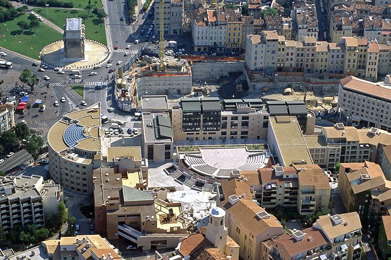 Vue aérienne de l'hôtel de région.