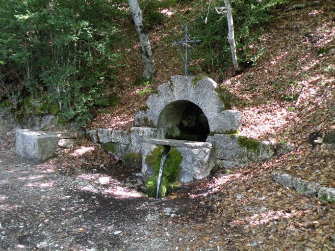 fontaine de Saint-Jean-du-Désert