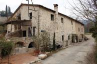 bastide, moulin à huile, puis moulin à ressence, actuellement moulin à huile et logement