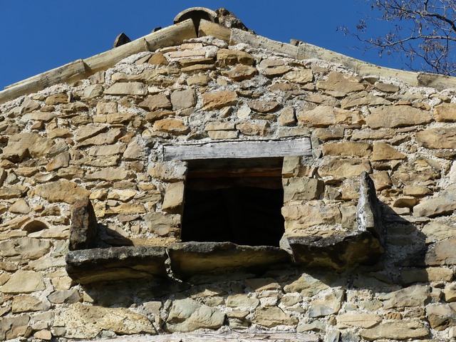 Baie de pigeonnier, « cabanon » à Pigranier.