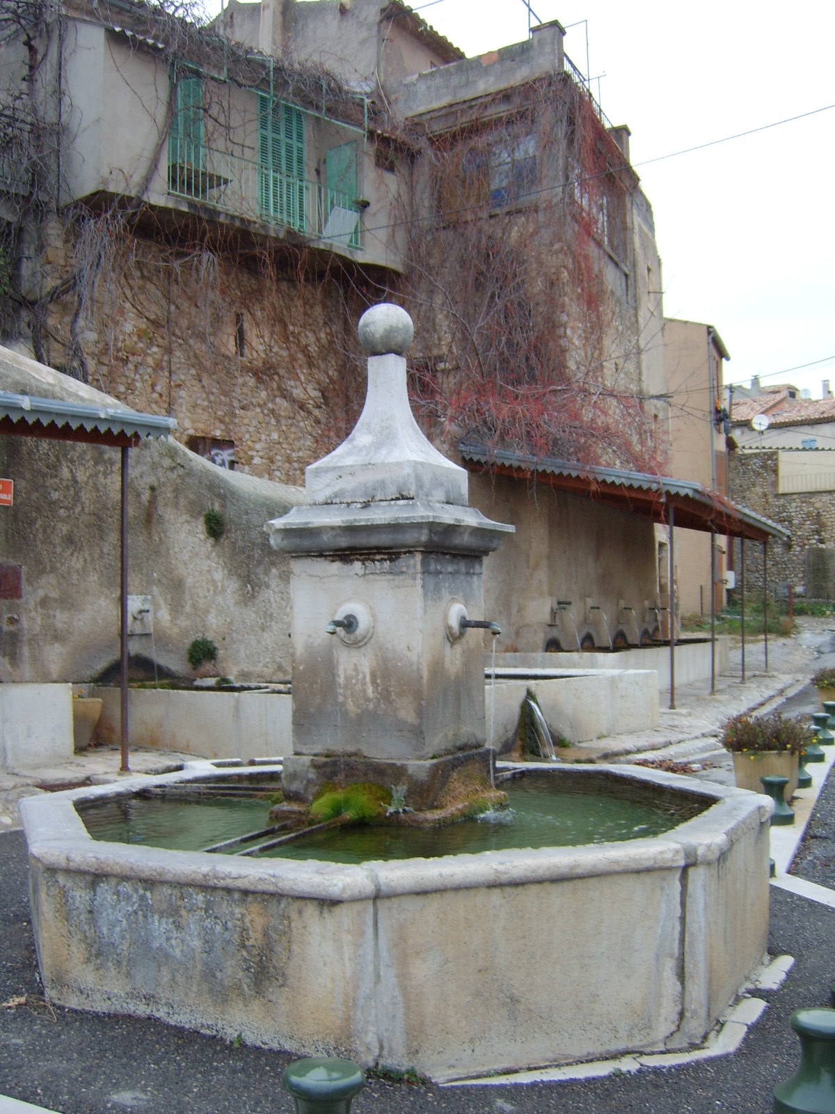 fontaine dite la grande fontaine