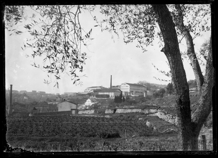 bâtiment conventuel, puis parfumerie Roure-Bertrand, actuellement immeuble de bureaux