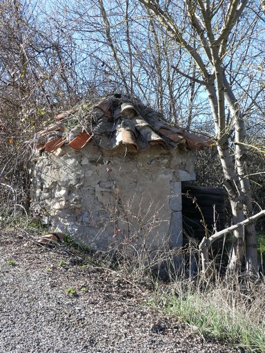 Puits. Ferme de la Contine (Ribiers).