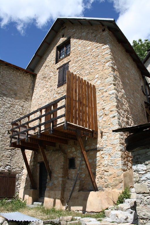 Ondres. Maison restaurée comportant quatre niveaux (parcelle B 346).