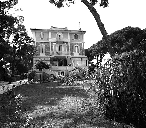 maison de villégiature, actuellement hôtel de voyageurs dit Hôtel Les Pins d'Argent