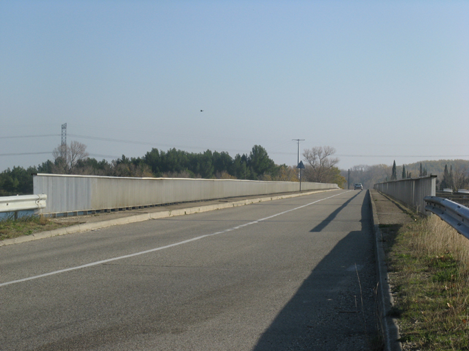 barrage mobile de Caderousse, pont routier