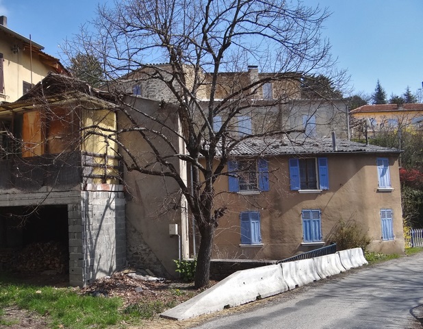 Vue d'ensemble prise de l'ouest.