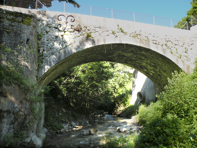 pont sur le ravin de la Rivière