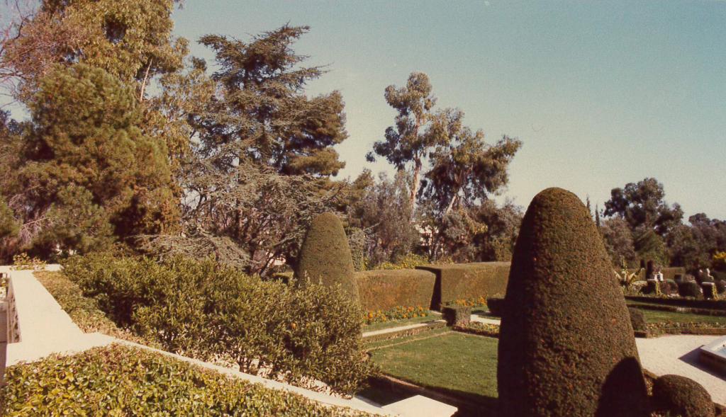 jardin d'agrément de la Villa Grimaldi dite aussi Villa Sainte-Anne, Château Sainte-Anne ou Hermitage, actuellement jardin des Résidences Château Sainte-Anne