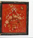 ex-voto, tableau de broderie : Remerciements, paniers de fleurs et papillons