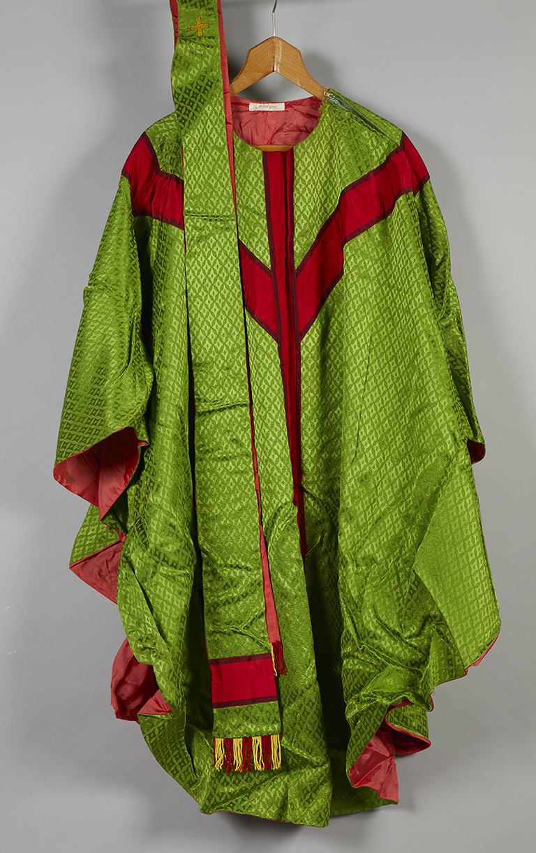 Ornement vert (n°1): chasuble, étole, manipule, voile de calice