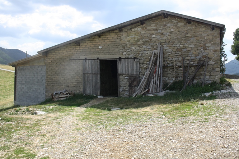 Vue du bâtiment 2 avec ses extensions b, c et d en mur-pignon est.