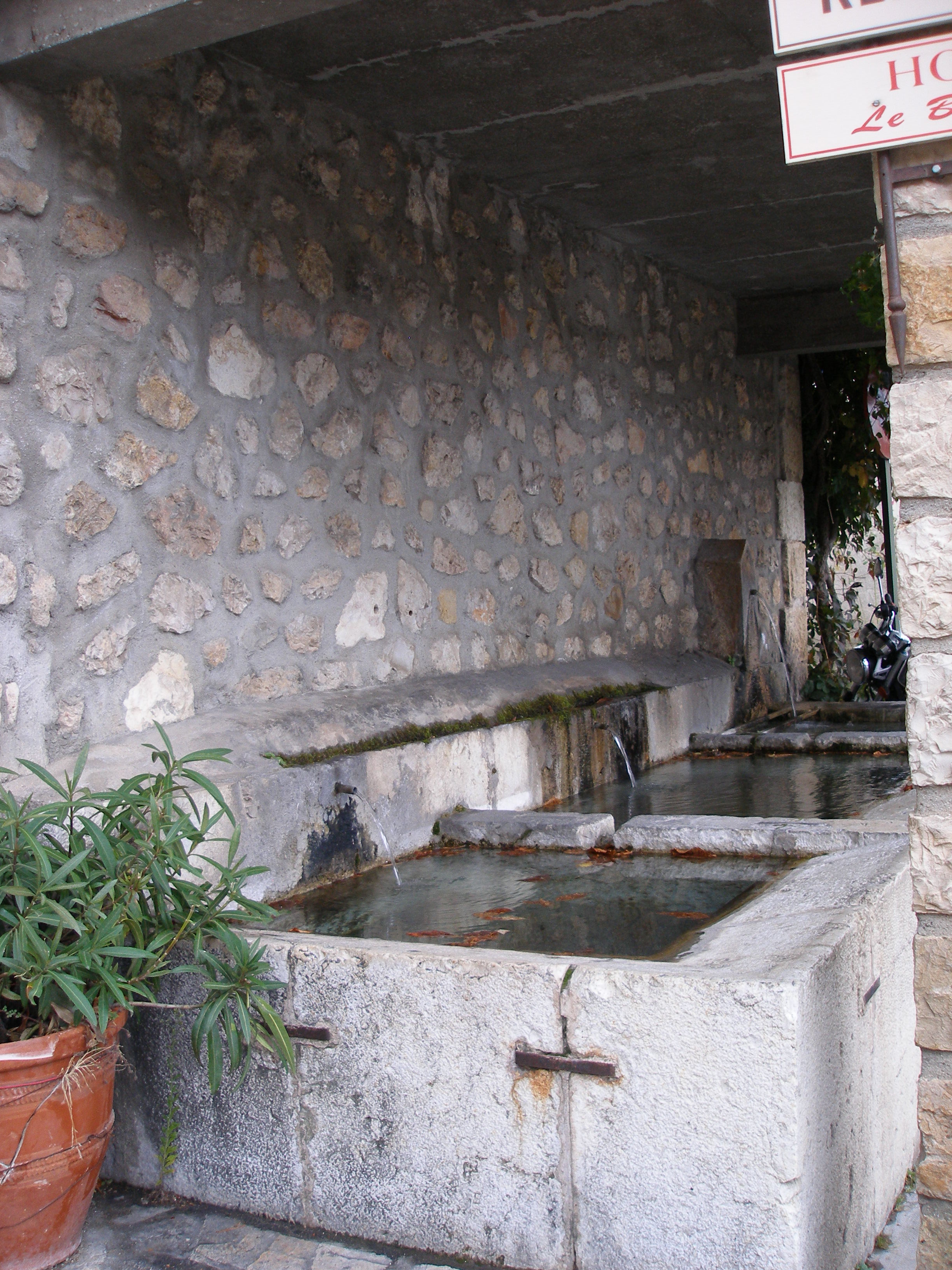 Fontaine et lavoir