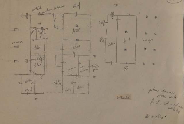 Plan schématique des bâtiments : rez-de-chaussée surélevé.