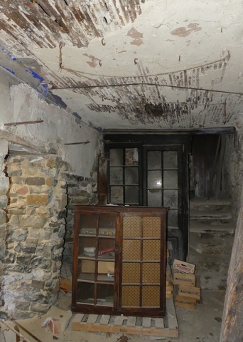 Rez-de-chaussée, boutique. Vue de volume prise du sud.