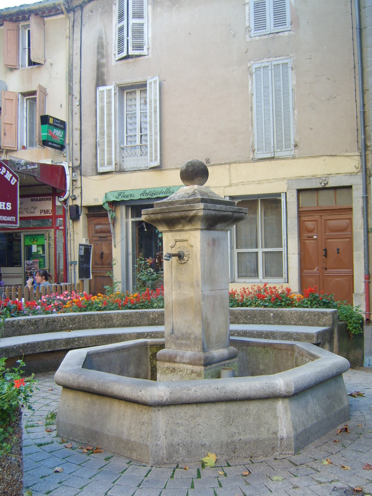 Fontaine dite fontaine du cours