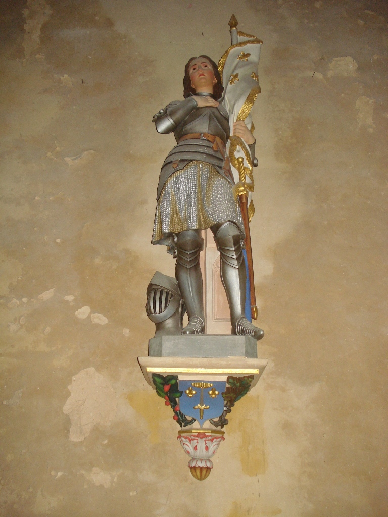 Ensemble de l'autel secondaire de Jeanne d'Arc : autel, tabernacle, gradin d'autel, degré d'autel