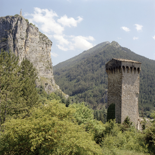 ouvrage fortifié dit tour pentagonale