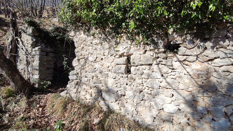 Bergerie de Vallongue (1841 G3 712,713). Maçonnerie au liant. 