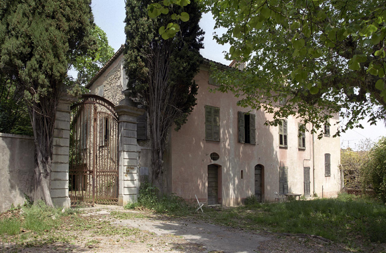 demeure, puis parfumerie Alziary et Nogara, puis Pélissier-Aragon, puis Les Fontaines Parfumées