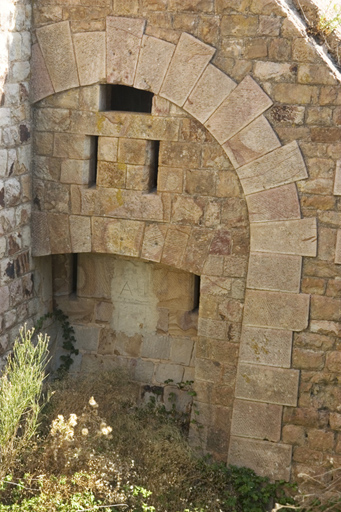 Détail des créneaux du flanc de l'aileron ou caponnière simple de l'angle oriental.