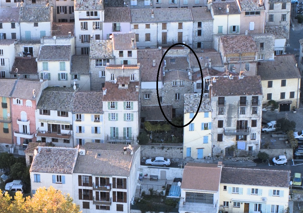 Vue aérienne prise de l'est.
